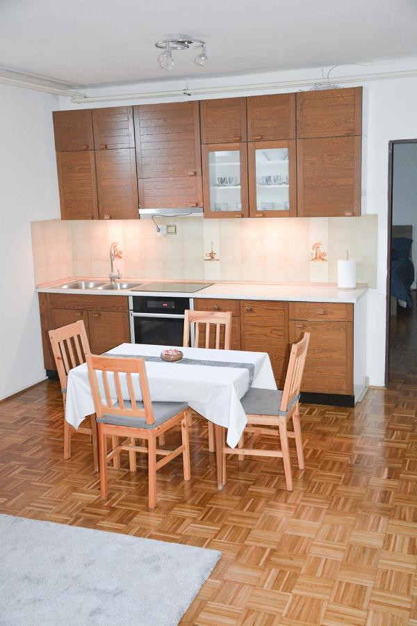 Apartma Vidmar Šenčur エクステリア 写真